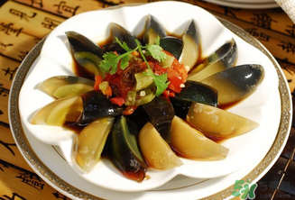 皮蛋有黑點(diǎn)能吃嗎？皮蛋有毒嗎？