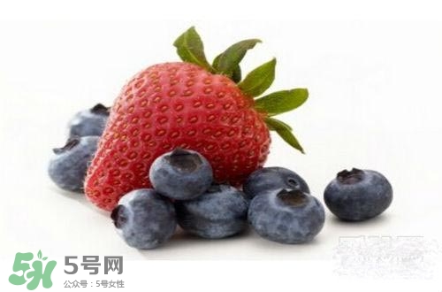 長(zhǎng)痘痘補(bǔ)充什么維生素？長(zhǎng)痘痘補(bǔ)充維生素b嗎？