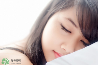 乳腺增生和乳腺結(jié)節(jié)的區(qū)別？乳腺增生和乳腺結(jié)節(jié)哪個嚴重