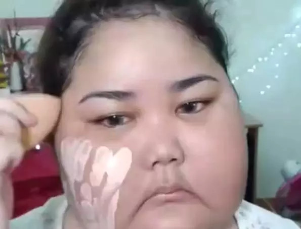 臉胖怎么化妝好看？臉大怎么化妝好看