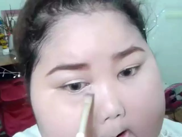 臉胖怎么化妝好看？臉大怎么化妝好看