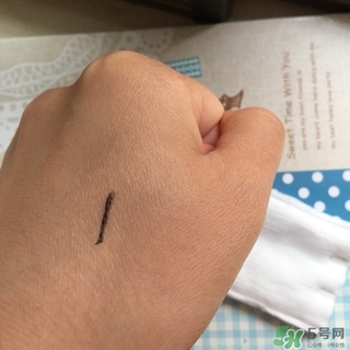 凡茜白茶卸妝油怎么用？凡茜卸妝油使用方法