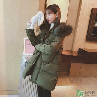 小個子女生適合穿什么羽絨服？個子矮的女生適合什么羽絨服