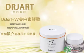 長(zhǎng)痘痘可以用素顏霜嗎？素顏霜適合痘痘肌嗎？
