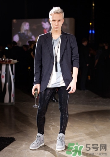 過(guò)年男生穿什么衣服？過(guò)年男生穿衣搭配