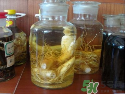 西洋參可以泡酒嗎?西洋參泡酒有什么功效 西洋參可以泡酒嗎?西洋參泡酒有什么功效