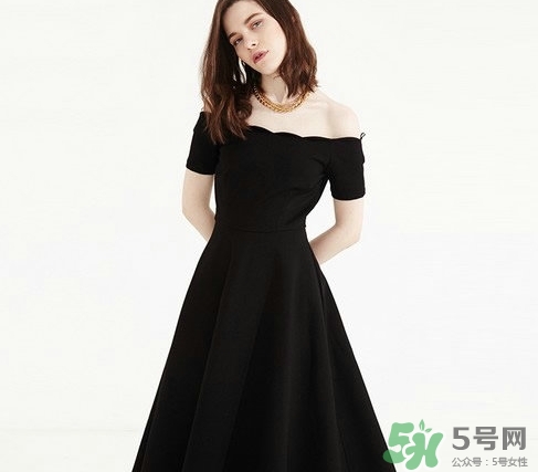 年會女生穿什么？女生年會穿衣搭配