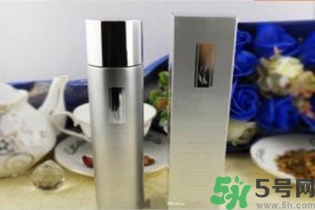 AHC神仙水效果怎么樣？AHC神仙水怎么用？
