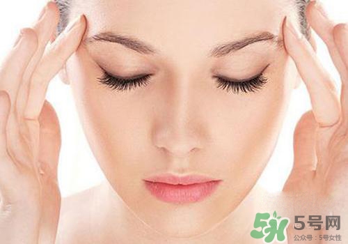 眼皮跳是冷敷還是熱敷？眼皮跳怎么辦？