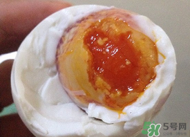 腌雞蛋怎么腌出油多？腌雞蛋最好的出油方法