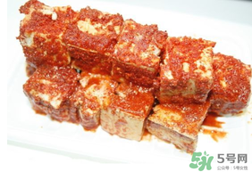 霉豆腐發(fā)霉了還能吃嗎？霉豆腐發(fā)霉有幾種顏色？