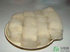 霉豆腐發(fā)霉了還能吃嗎？霉豆腐發(fā)霉有幾種顏色？