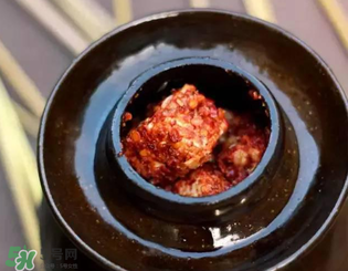 霉豆腐發(fā)黑還能吃嗎？霉豆腐長(zhǎng)黑點(diǎn)還能吃嗎？