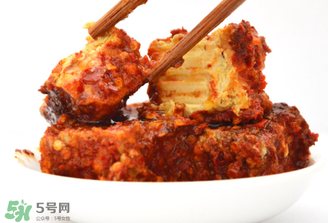 霉豆腐發(fā)黑還能吃嗎？霉豆腐長(zhǎng)黑點(diǎn)還能吃嗎？