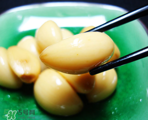 腌大蒜變綠還能吃嗎？大蒜腌制后變綠能吃嗎？