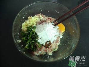 肉丸子可以用面粉嗎？肉丸子用什么粉？