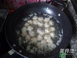肉丸子可以用面粉嗎？肉丸子用什么粉？