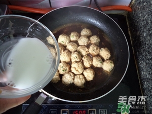 肉丸子可以用面粉嗎？肉丸子用什么粉？