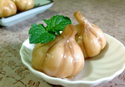 腌大蒜變綠還能吃嗎？大蒜腌制后變綠能吃嗎？