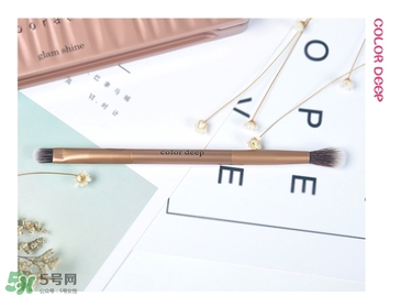 color deep眼影怎么樣？色號試色圖