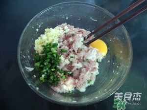 肉丸子可以用面粉嗎？肉丸子用什么粉？