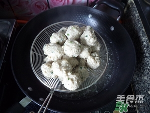 肉丸子可以用面粉嗎？肉丸子用什么粉？