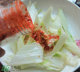 腌白菜放多少鹽？腌白菜放鹽比例