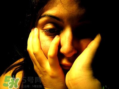 抑郁癥可以喝酒嗎?抑郁癥的人吃什么好 抑郁癥可以喝酒嗎?抑郁癥的人吃什么好