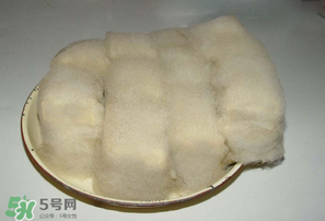 霉豆腐長黑毛能吃嗎？霉豆腐為什么長黑毛？