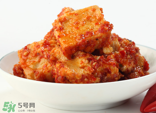 霉豆腐長黑毛能吃嗎？霉豆腐為什么長黑毛？