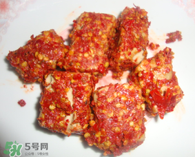 霉豆腐長紅霉還能吃嗎？霉豆腐為什么會(huì)長紅霉？