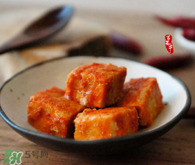 霉豆腐長紅霉還能吃嗎？霉豆腐為什么會(huì)長紅霉？