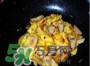 魚丸和雞蛋可以一起吃嗎？魚丸和雞蛋能不能同時(shí)吃？
