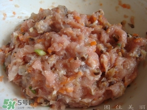 一斤糯米可以做多少個糯米丸子？一斤糯米可以做多少糯米圓子？