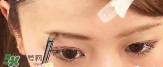液體眉筆怎么用？液體眉筆使用方法