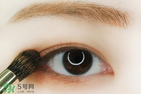 李圣經(jīng)妝容怎么化？李圣經(jīng)仿妝教程