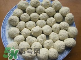 豆腐丸子散了怎么辦？豆腐丸子怎么做不散？