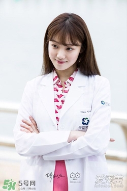 李圣經(jīng)的衣服什么牌子？李圣經(jīng)衣服同款