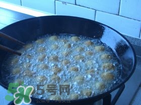 豆腐丸子散了怎么辦？豆腐丸子怎么做不散？