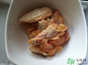 腌雞肉用什么調(diào)料？雞肉用什么腌制？