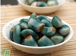 臘八蒜為什么是綠色的？臘八蒜怎么變綠？