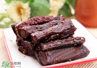 風干牛肉是生的嗎？風干牛肉是生的還是熟的？