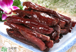 風干牛肉是生的嗎？風干牛肉是生的還是熟的？