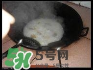 臘豬腳燉什么好吃？臘豬蹄燉什么好吃？