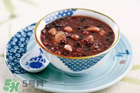臘八飯熱量高嗎？吃臘八飯會發(fā)胖嗎？