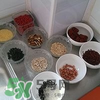 怎么用電飯煲煮臘八粥？電飯煲怎么熬臘八粥？