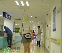 李溪芮包包什么牌子？李溪芮同款包包