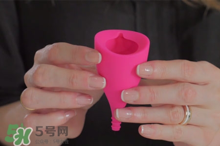 使用月經(jīng)杯怎么小便？用月經(jīng)杯上廁所怎么辦？