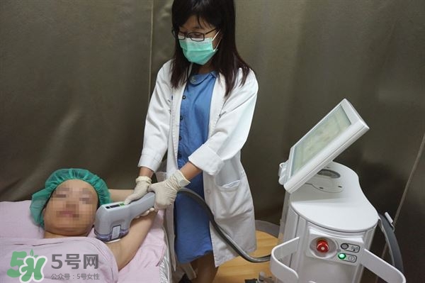 狐臭出汗多怎么治療？狐臭出汗怎么辦呢