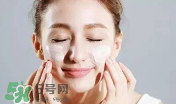 素顏霜對皮膚有傷害嗎？素顏霜對皮膚的傷害大嗎？